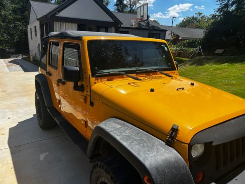 Used 2012 Jeep Wrangler Unlimited Sport AWD/4WD image 4