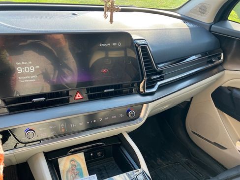 Used 2023 Kia Sportage EX w/ EX Premium Package image 12