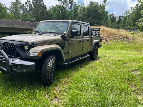 Used 2020 Jeep Gladiator Sport w/ Quick Order Package 24S AWD/4WD image 9