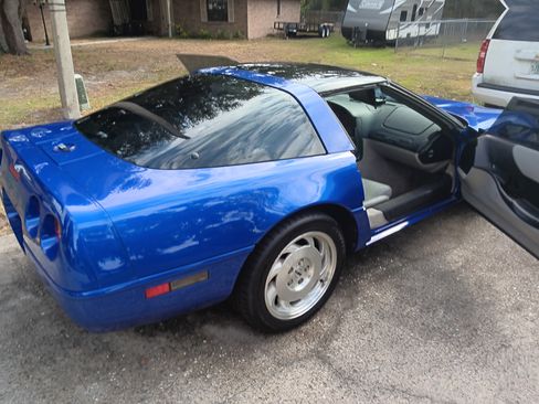 Used 1994 Chevrolet Corvette Coupe image 13