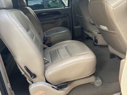 Used 2004 Ford Excursion Limited AWD/4WD image 13