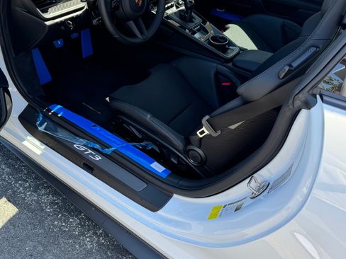 Used 2026 Porsche 911 GT3 RWD image 5
