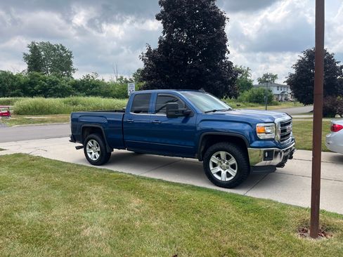 Used 2015 GMC Sierra 1500 SLE w/ SLE Value Package AWD/4WD image 6