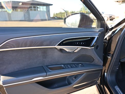 Used 2021 Audi A8 L 4.0T image 14
