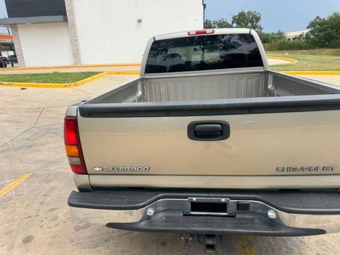 Used 2001 Chevrolet Silverado 1500 LS w/ Firm Ride Suspension Pkg RWD image 15