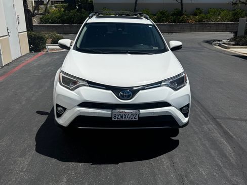 Used 2018 Toyota RAV4 XLE w/ Convenience Package AWD/4WD image 2