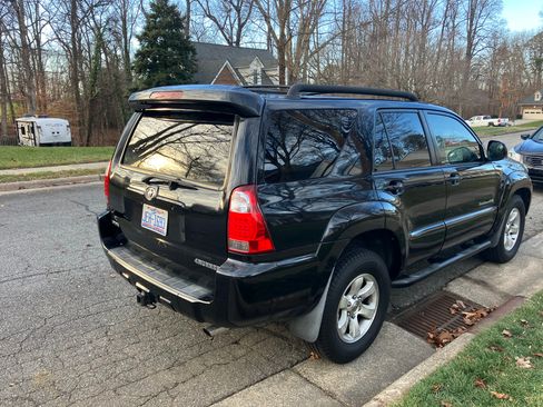 Used 2007 Toyota 4Runner SR5 image 2
