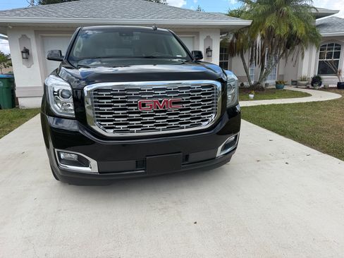 Used 2018 GMC Yukon XL Denali w/ Open Road Package AWD/4WD image 2
