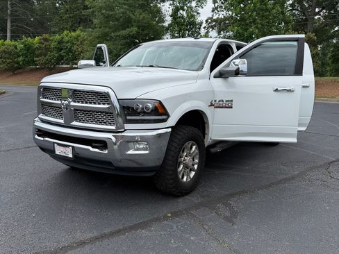 Used 2014 RAM 2500 Laramie AWD/4WD image 5