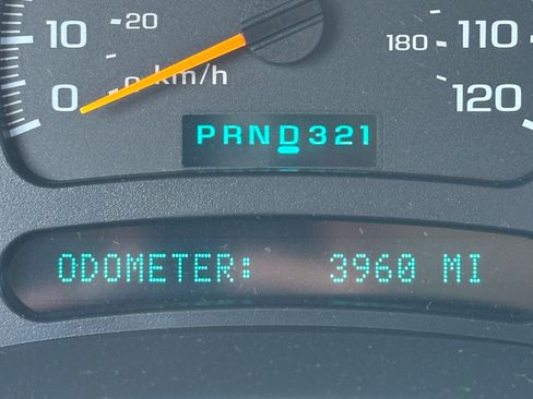 Used 2004 GMC Sierra 3500 SLT w/ Heavy-Duty Power Package image 24