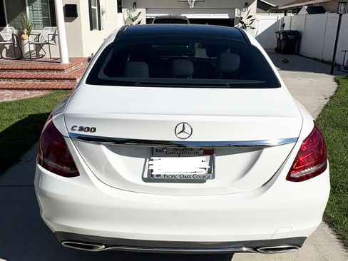 Used 2017 Mercedes-Benz C 300 Sedan image 4