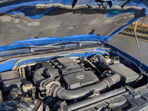 Used 2012 Nissan Frontier SV w/ Sport Appearance Pkg image 9