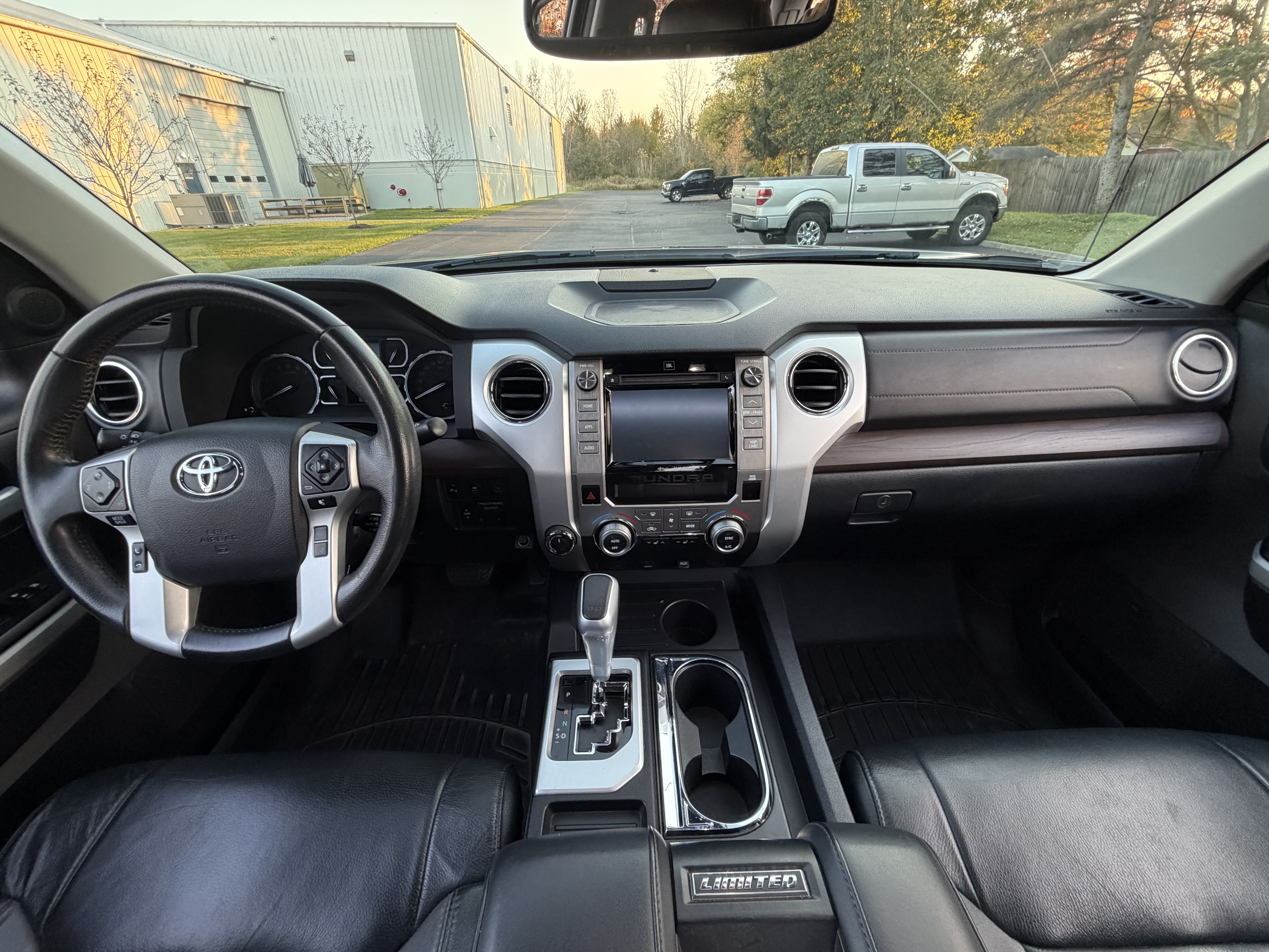 Used 2019 Toyota Tundra Limited w/ Limited Premium Package AWD/4WD image 29