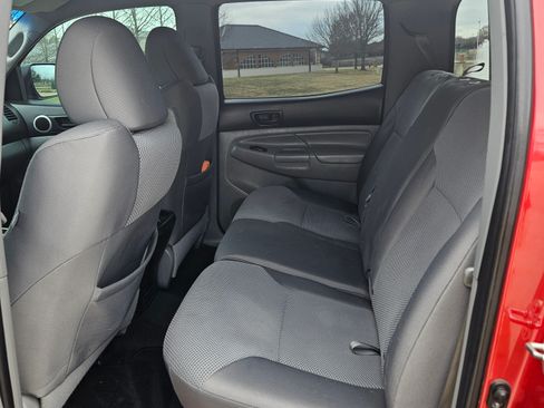 Used 2015 Toyota Tacoma 4x4 Double Cab w/ TRD Off-Road Package image 8