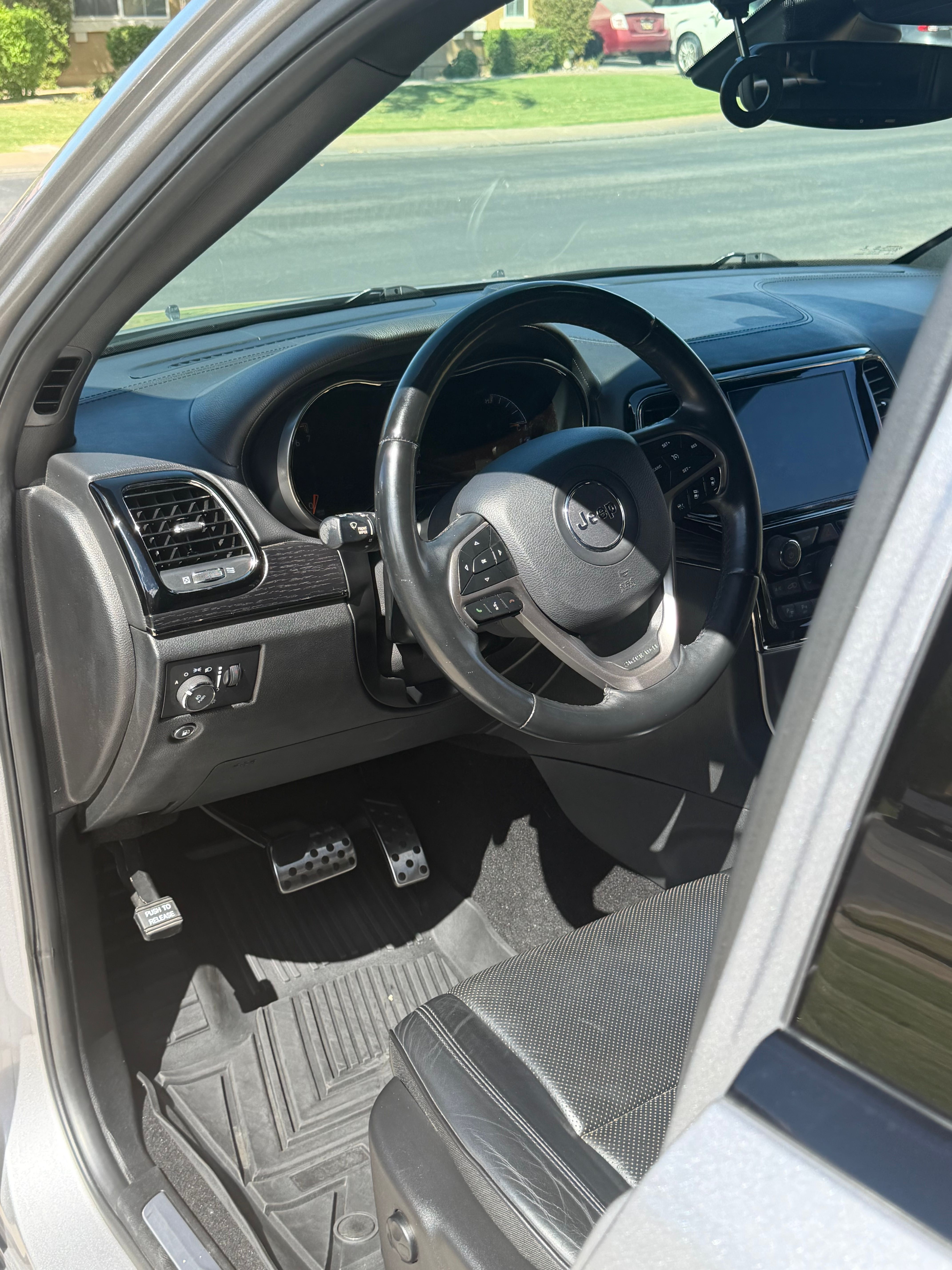 Used 2019 Jeep Grand Cherokee High Altitude AWD/4WD image 13
