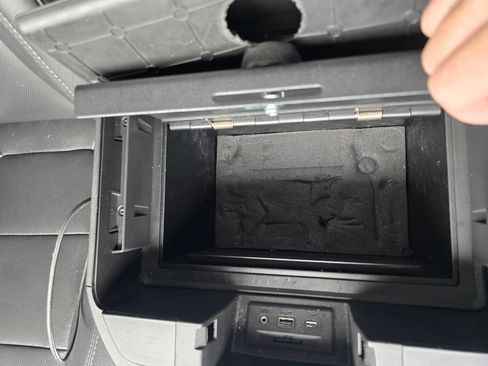 Used 2021 Chevrolet Silverado 2500 LTZ w/ LTZ Plus Package image 19