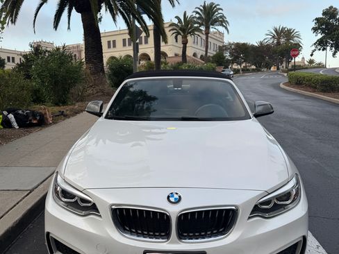 Used 2015 BMW M235i Convertible RWD image 2