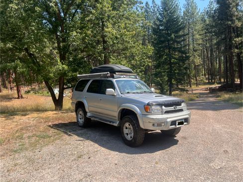 Used 2001 Toyota 4Runner SR5 image 4