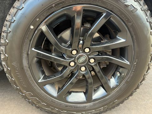 Used 2017 Land Rover Discovery Sport HSE AWD/4WD image 14
