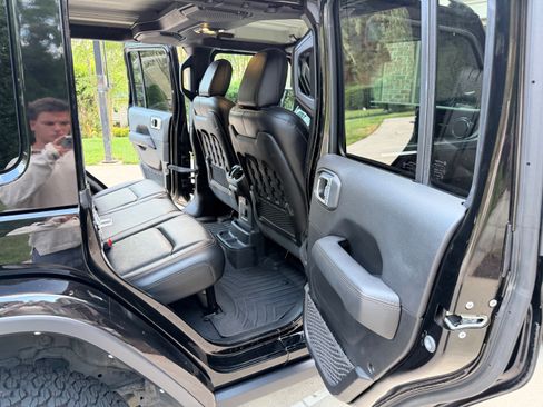 Used 2021 Jeep Wrangler Unlimited Rubicon AWD/4WD image 9