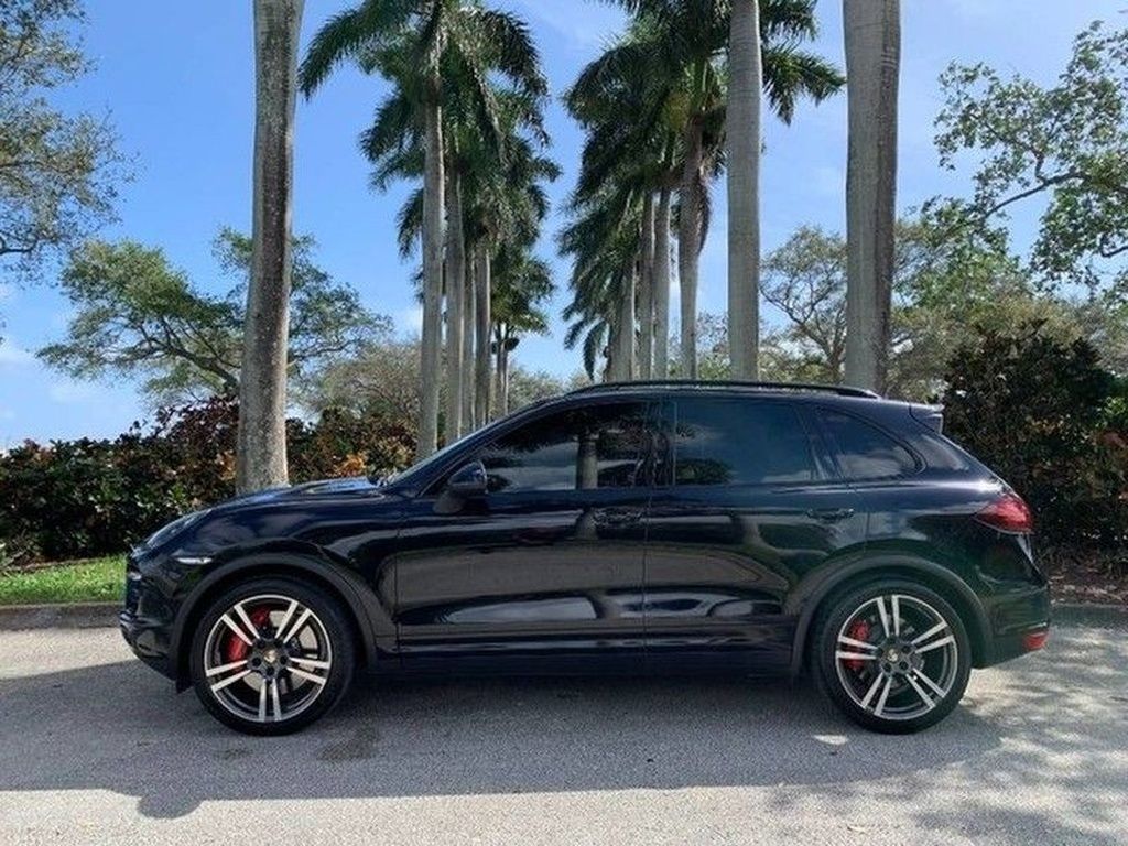 Used 2013 Porsche Cayenne Turbo AWD/4WD image 10