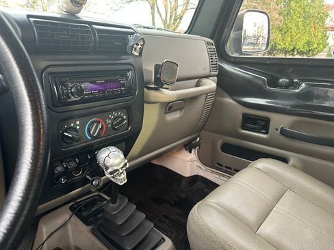 Used 2003 Jeep Wrangler X image 9
