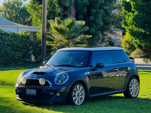 Used 2012 MINI Cooper S image 1