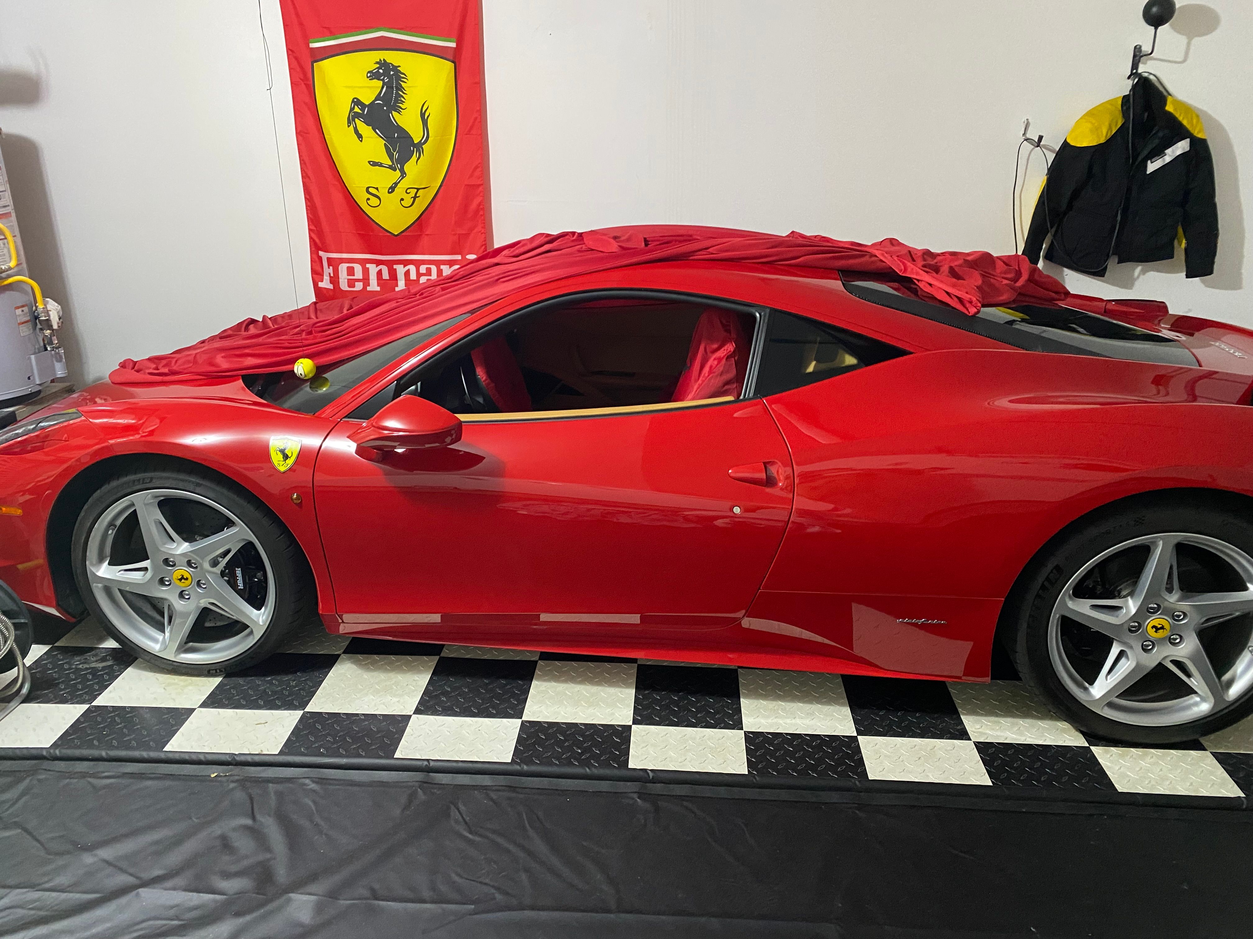 Used 2010 Ferrari 458 Italia Coupe RWD image 5