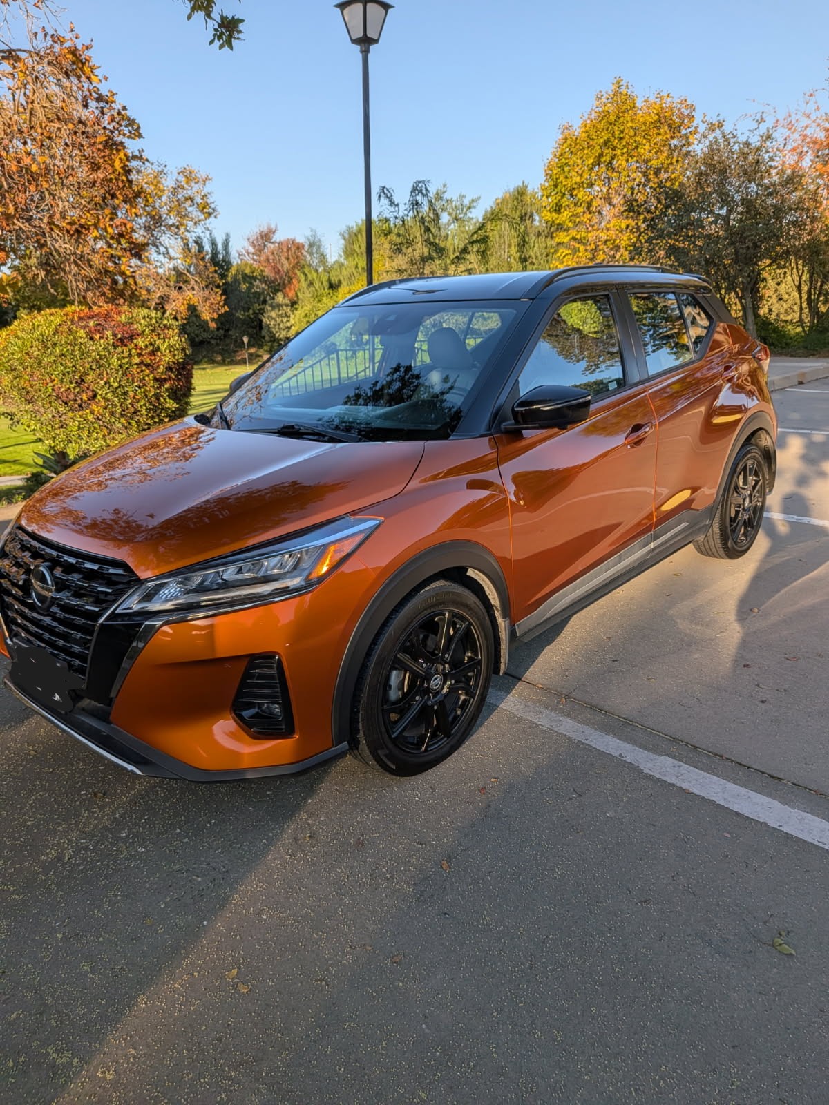 Used 2021 Nissan Kicks SR w/ SR Premium Package FWD image 1
