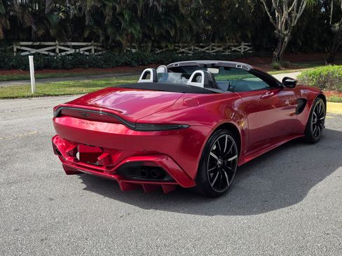 Used 2021 Aston Martin V8 Vantage Roadster image 11