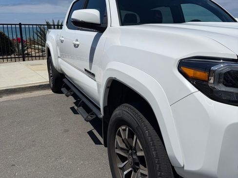 Used 2023 Toyota Tacoma TRD Sport AWD/4WD image 9
