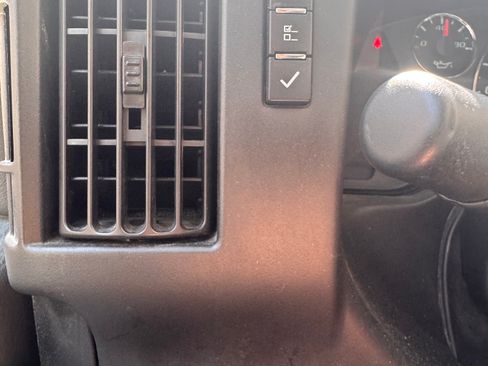 Used 2016 Chevrolet Express 2500 RWD image 11