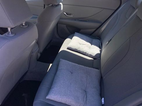 Used 2023 Hyundai Elantra SE w/ Preferred Accessory Package image 28