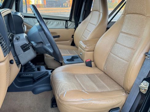 Used 1997 Jeep Wrangler SE image 11