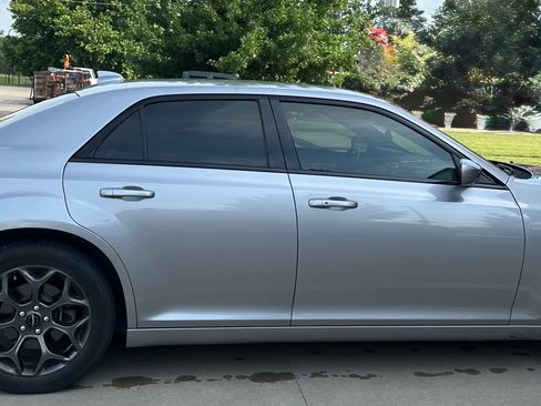 Used 2018 Chrysler 300 S AWD/4WD image 2