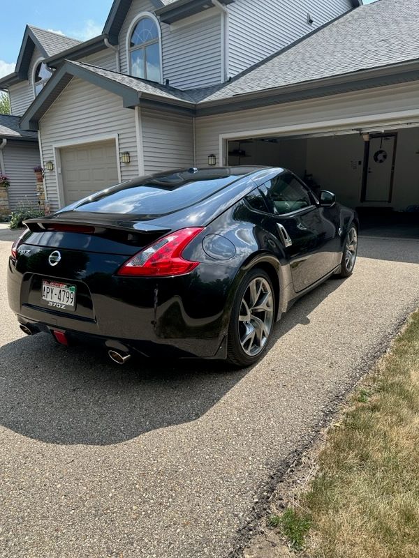 Used 2014 Nissan 370Z Touring w/ Sport Package RWD image 5