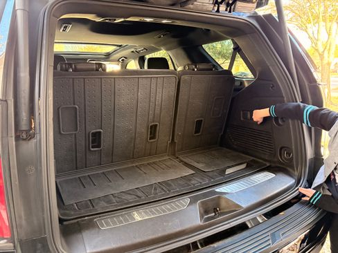 Used 2021 Chevrolet Tahoe Z71 w/ Z71 Signature Package image 16