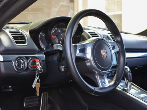 Used 2014 Porsche Cayman image 12