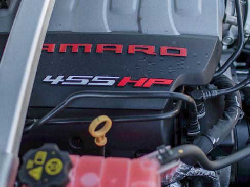 Used 2021 Chevrolet Camaro SS image 8