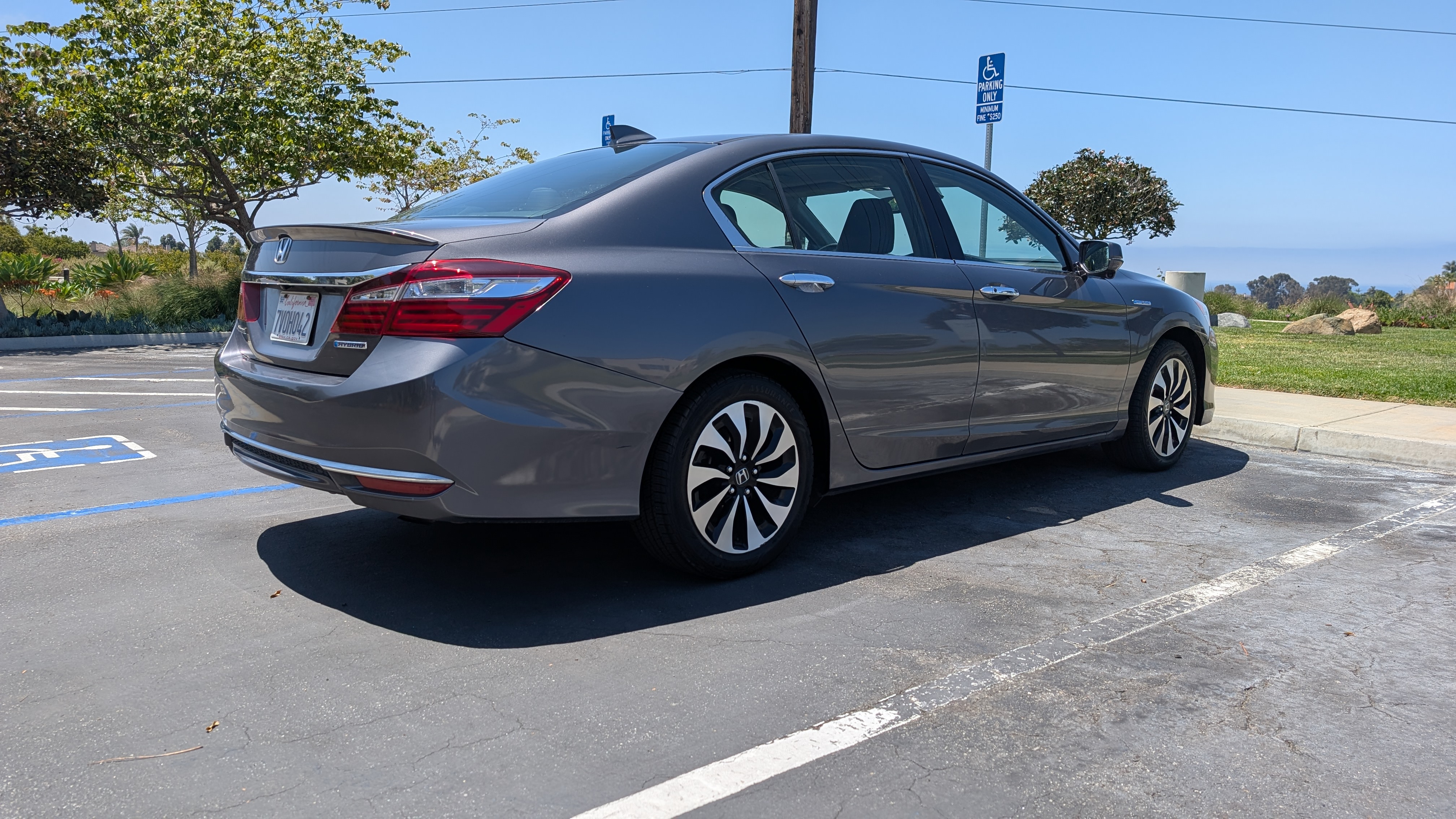 Used 2017 Honda Accord EX-L image 9