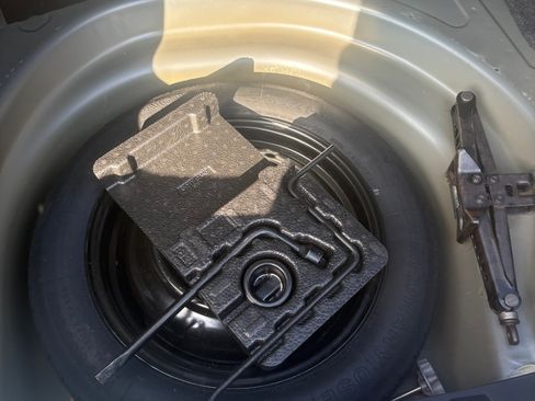 Used 2013 Toyota Corolla L image 11