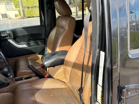 Used 2011 Jeep Wrangler Unlimited Rubicon w/ Trailer Tow Group image 9