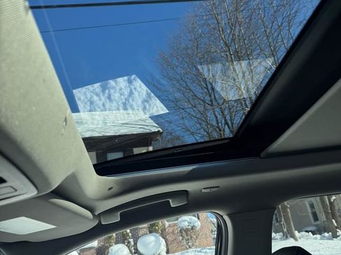 Used 2023 Nissan Rogue SL image 14