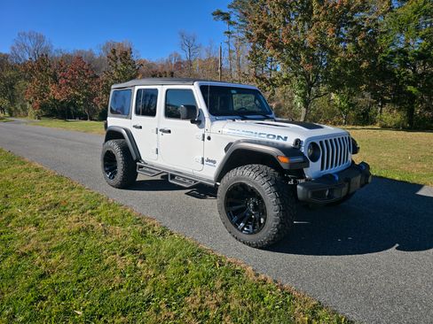 Used 2022 Jeep Wrangler Unlimited Rubicon 4xe image 1