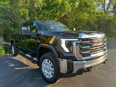 Used 2024 GMC Sierra 3500 SLE w/ SLE Value Package AWD/4WD image 1