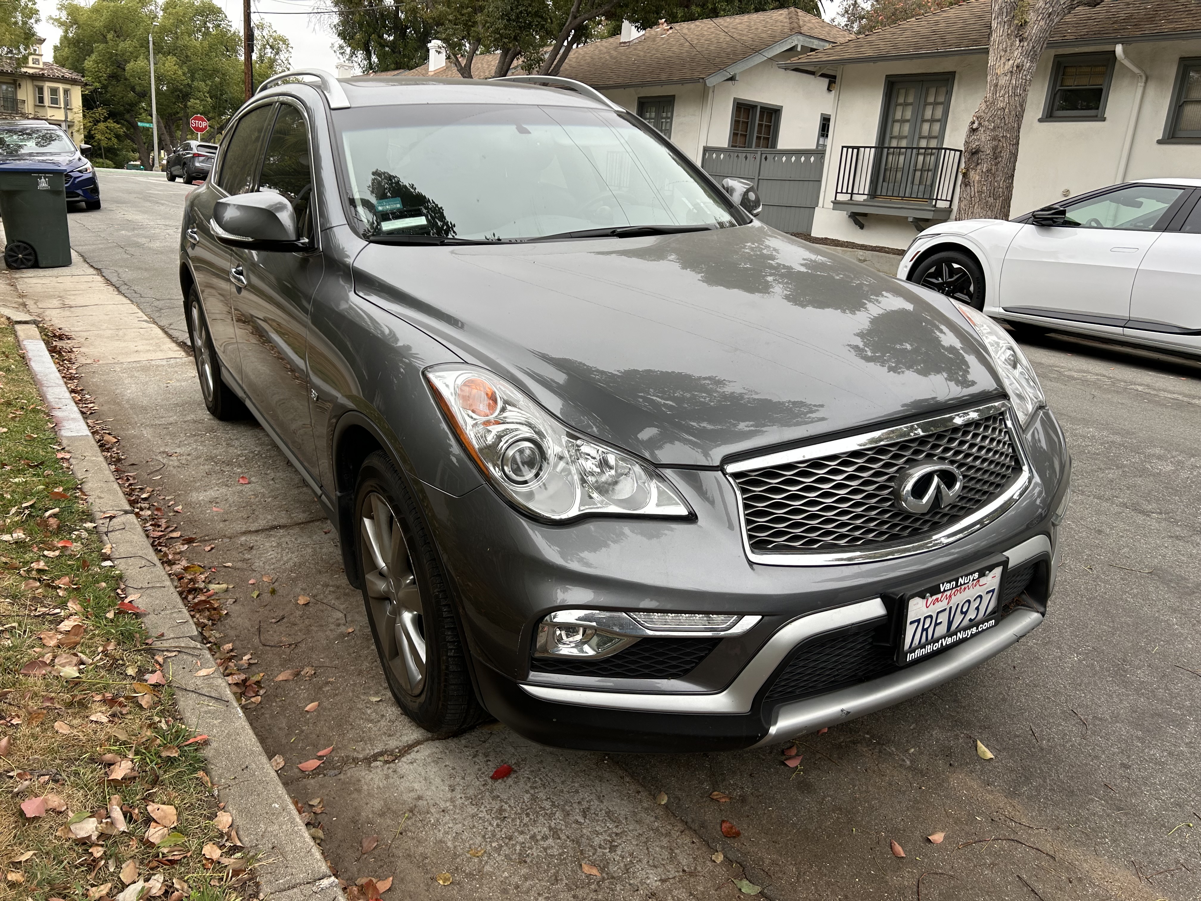 Used 2016 INFINITI QX50 2WD w/ Premium Package image 1
