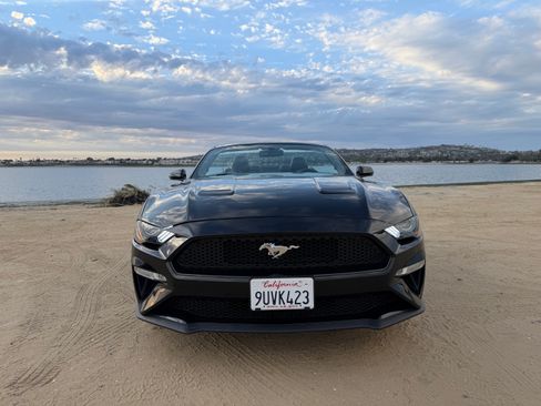 Used 2018 Ford Mustang Premium RWD image 14