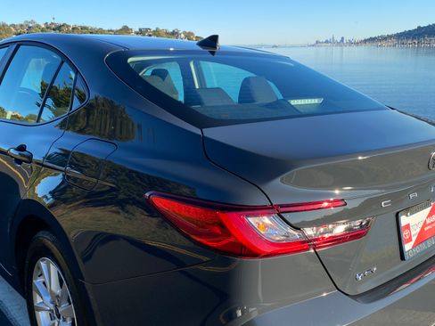 Used 2026 Toyota Camry LE image 10