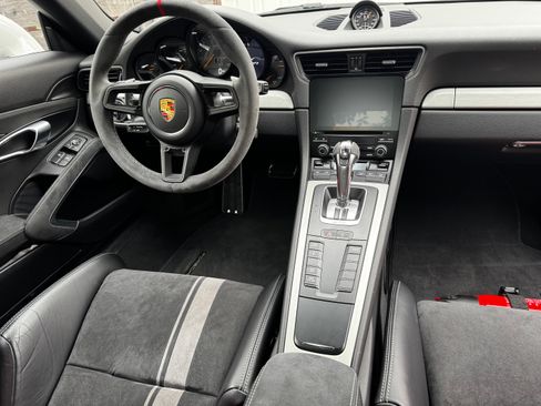 Used 2018 Porsche 911 GT3 RWD image 27
