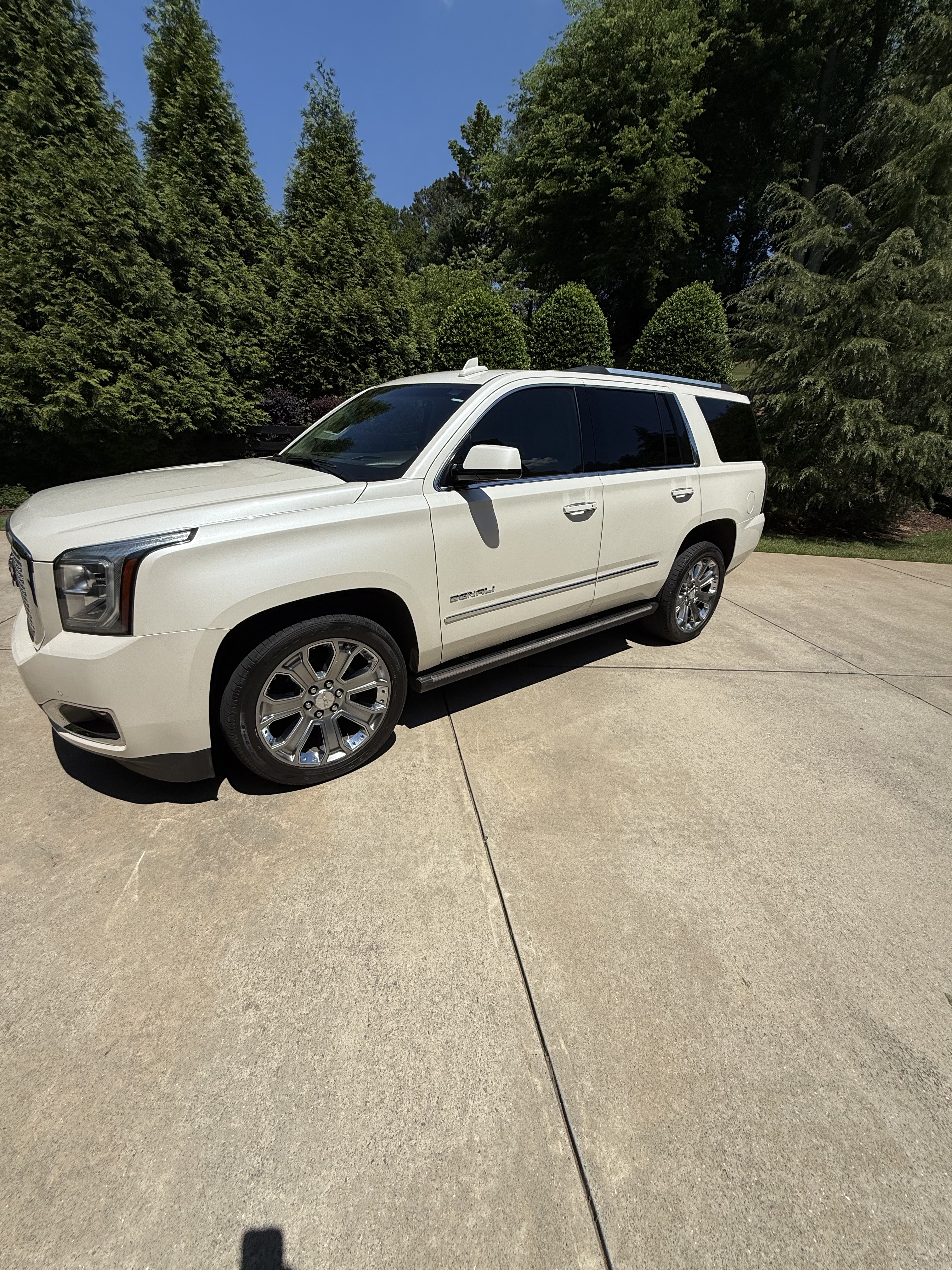 Used 2015 GMC Yukon Denali w/ Premium Package AWD/4WD image 20